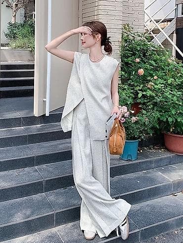 Джинсы: Женский комплект из двух предметов: топ без рукавов и широкие брюки — 1