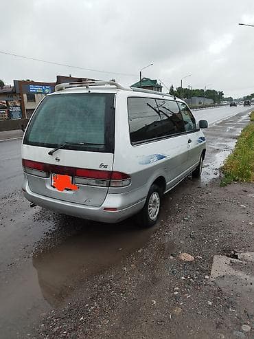 боковой: Nissan Largo: 1996 г., 2.4 л, Автомат, Бензин, Минивэн — 5