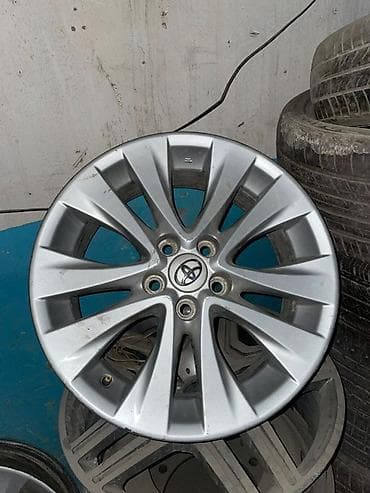 Диски: Литые Диски R 18 Toyota, Комплект, отверстий - 5, Б/у — 1
