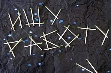 жумуш керек упаковка: Рассматриваю аккуратную ручную работу: — приклейка страз — фасовка и — 1