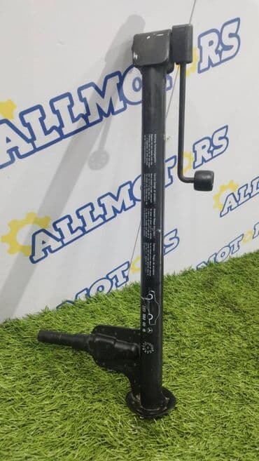 бак атего: Mercedes-Benz S500 W220 v-5.0 2000 год, домкрат — 1