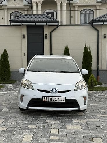 Транспорт: Toyota Prius: 2015 г., 1.8 л, Вариатор, Гибрид, Хэтчбэк — 4