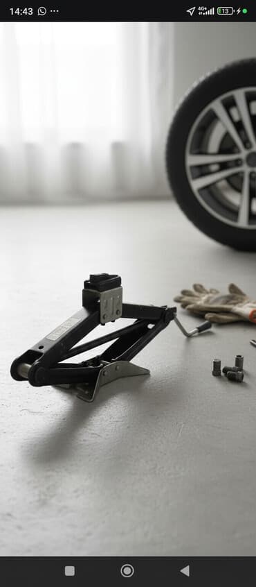 срочно продаю готовые бизнес продуктовый: Два автомобильных домкрата-«ножницы» с ручкой. Особенности: - — 1
