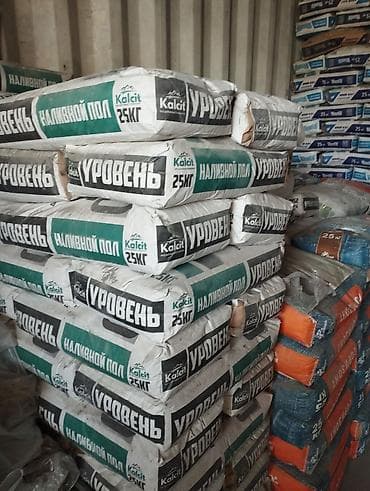 Cмесь для создания ровного напольного покрытия, предназначенная для