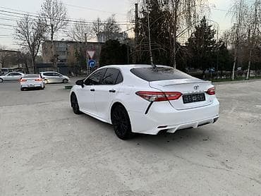 срочно продается авто: Toyota Camry: 2018 г. — 3