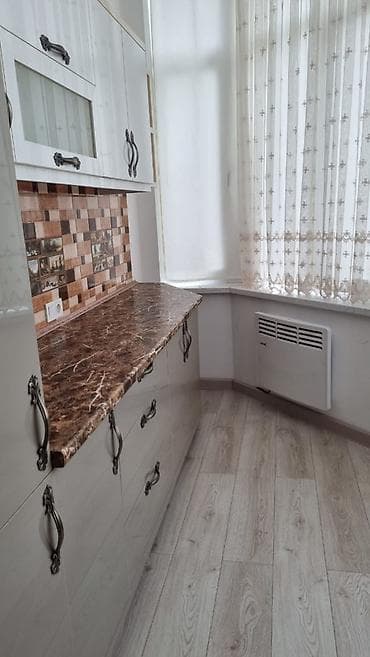 Недвижимость: Сдаётся 4-комнатная квартира на долгий срок. 📍 Район: Ала-Арча ТРЦ 🏢 — 5