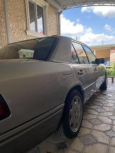 mers e124: Mercedes-Benz W124: 1993 г., 2.2 л, Механика, Бензин, Седан — 3