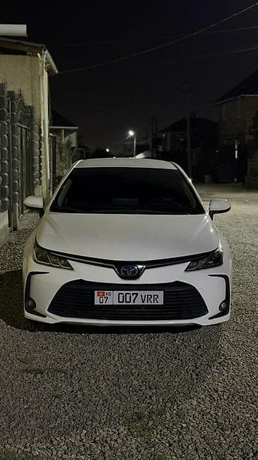 Продажа авто: Toyota Corolla: 2022 г., 1.8 л, Вариатор, Гибрид, Седан — 1