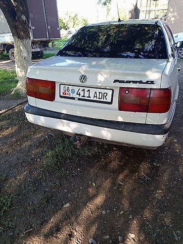 Volkswagen: Volkswagen Passat: 1993 г., 1.8 л, Механика, Газ, Седан — 2