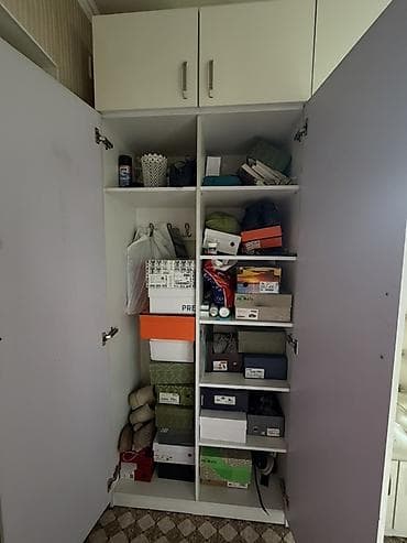 Детская мебель: Прихожая модульная в светлых тонах. 
Б/У 
Есть дефект — 2