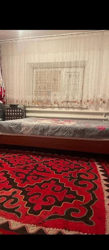 Үйлөрдү ижарага берүү: 65 м², 3 бөлмө, Забор, тосулган — 3