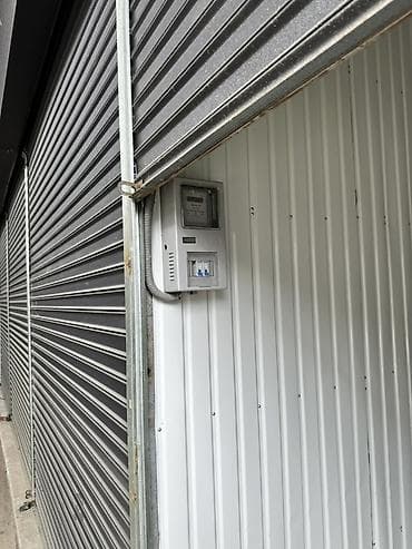 продаю дом в киргизии 1: Жаны Келечек базарда место сатылат! 15кв м. Центральный проход 5 ряд — 2