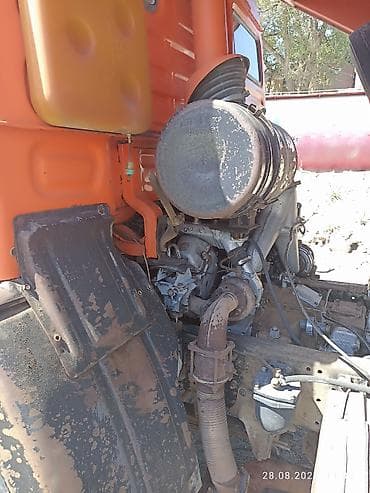 авто химии: Самосвал КамАЗ 6x4, оранжевый Основные характеристики: - Колёсная — 9