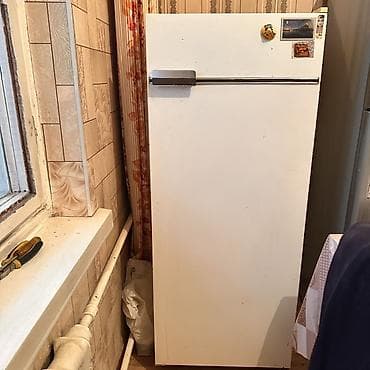 морозилки бу: Холодильник однокамерный с морозильным отделением сверху — 1