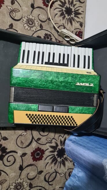 Баян/аккордеон с мехами и ремнями - Корпус: зелёный перламутровый — 1