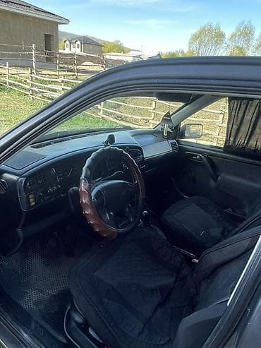 бокс для скутера: Volkswagen Vento: 1993 г., 1.8 л, Механика, Бензин, Седан — 5