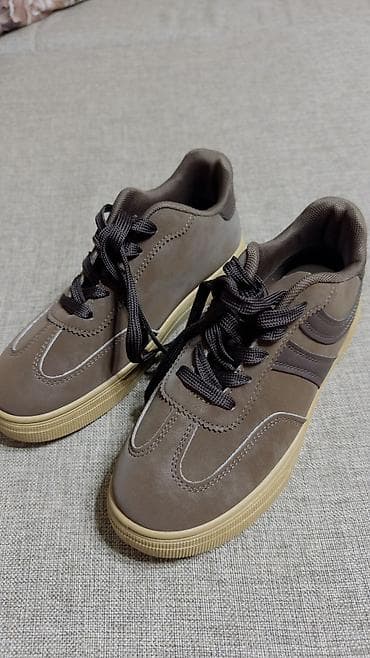 Ботинки: Кеды повседневные, унисекс. Новые, не подошёл размер. На размер стопы — 5