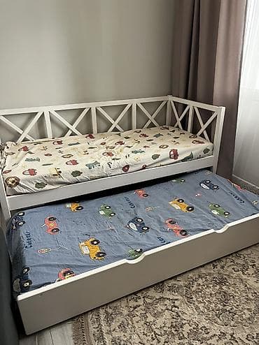 кокон матрас: 16000сом срочно Продаю придвижная кровать выкотным дном+ с матрасом — 2