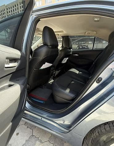 Продажа авто: Toyota Corolla: 2021 г., 1.8 л, Вариатор, Гибрид, Седан — 5