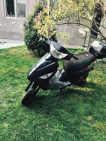 скутер 80: Продаю скутер.80 куб. Вложений нет — 2