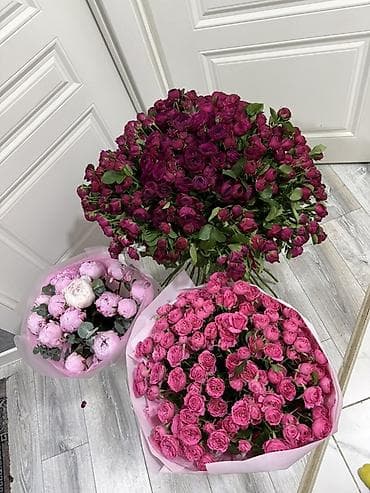 Авторские букеты из свежих цветов - Пышные букеты кустовых роз в