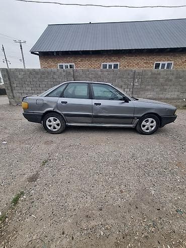 трактир 82: Audi 80: 1993 г., 1.8 л, Ручные, Бензин, Седан — 3