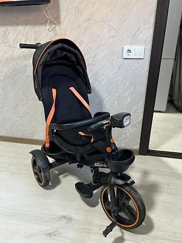 rolls roys: Почти новый!!!Детский трехколесный велосипед‑коляска SkillFux — 1