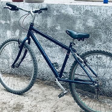 трюковой велик: Горный велосипед с классической стальной рамой в тёмно‑синем цвете — 1