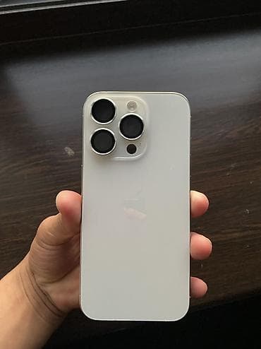 IPhone 15 Pro, Б/у, 128 ГБ, Natural Titanium, Зарядное устройство, Защитное стекло, Чехол, 83 %