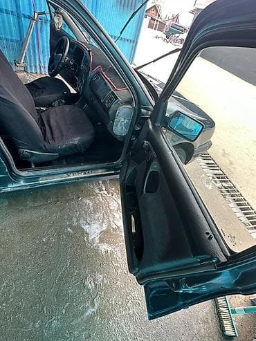 Транспорт: Volkswagen Vento: 1995 г., 1.8 л, Механика, Бензин, Седан — 9