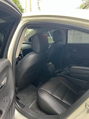 shevrole volt: Chevrolet Volt: 2013 г., 1.4 л, Вариатор, Электромобиль, Хэтчбэк — 5