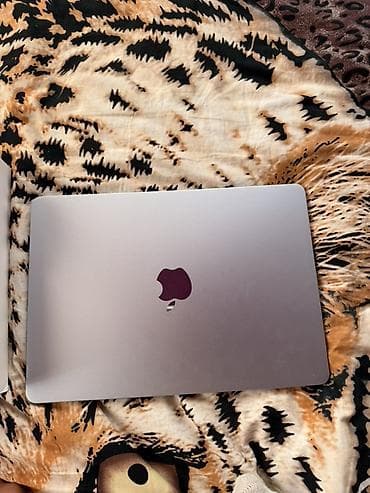 MacBook Air 13" (чип Apple M4, 2025) - Цвет: skyblue - Экран 13.6"