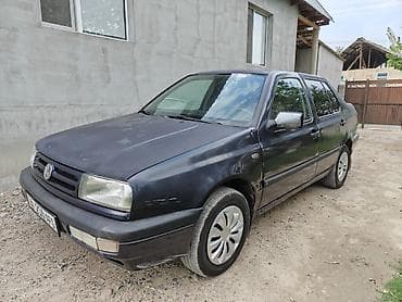 Volkswagen Vento: 1992 г., 1.8 л, Механика, Бензин, Седан — 2