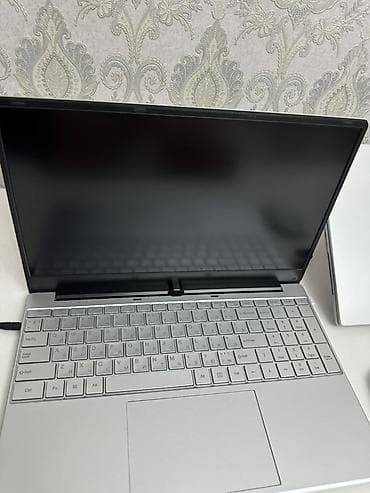 magicbook 14: Ноутбук серебристого цвета - RAM:8 GB, Intel(R) CORE (TM) i5 SSD — 2
