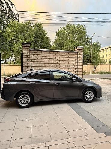 platz vitz: Toyota Prius: 2018 г., 1.8 л, Вариатор, Гибрид, Лифтбек — 4