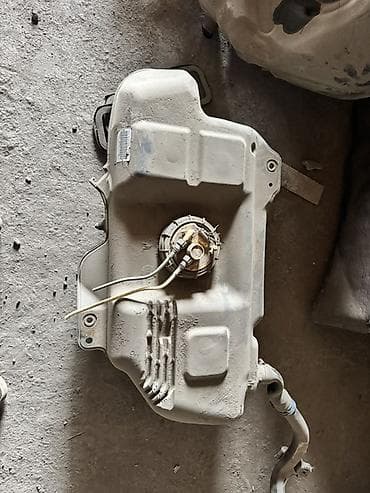 Топливный бак Mitsubishi 2006 г., Б/у, Оригинал, Германия