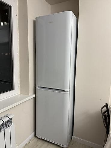 hisense 32: Холодильник Biryusa, Б/у, Двухкамерный, 60 * 210 * 50 — 1