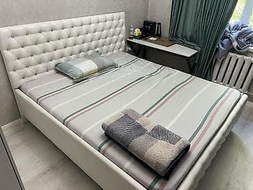 двух спальный: Двуспальная кровать, С мягким изголовьем, длина - 200 см — 1