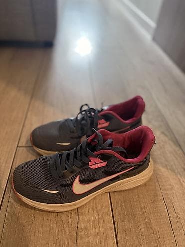 nike react: Продаю обувь все, что на фото по 400 сом можете даже за 300 — 1