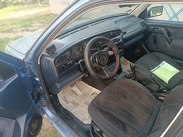 салон на гольф 2: Volkswagen Vento: 1993 г., 1.8 л, Механика, Бензин, Хэтчбэк — 4