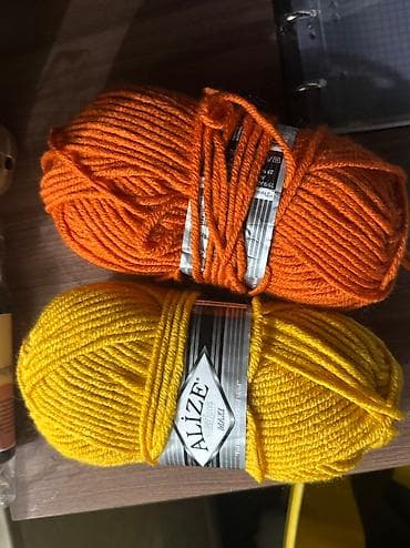 Пряжи
В наличии 3 желтых
1 оранжевый