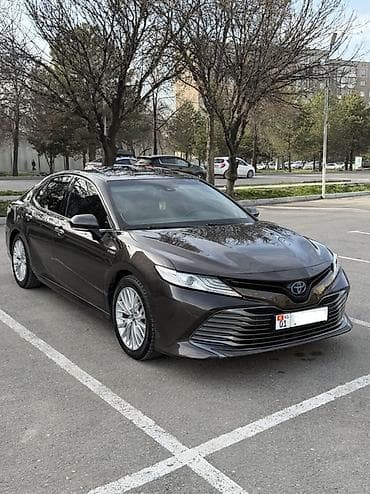 start: Toyota Camry: 2018 г., 2.5 л, Гибрид — 1
