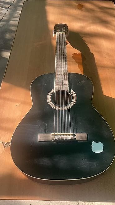 Классическая гитара, 6 струн, корпус полноразмерный. Характеристики