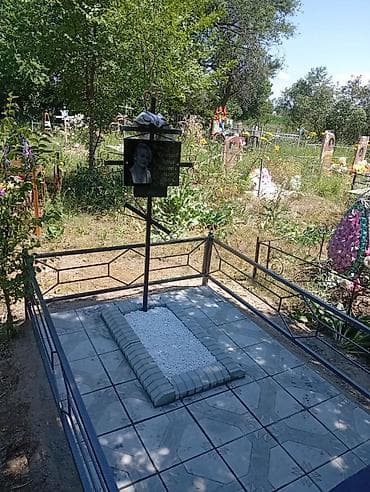 похоронная табличка: Облицовка надгробий, Изготовление табличек, Уход за могилами | Металл, Мраморная крошка, Мозаика | Оформление, Установка — 3