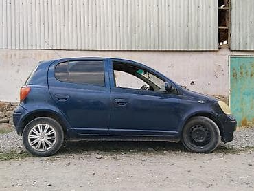 250000 машина: Toyota Yaris: 2005 г., 1.3 л, Механика, Бензин, Хэтчбэк — 4