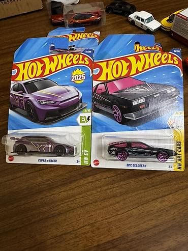 коллекционные машины: Набор коллекционных машинок Hot Wheels (масштаб 1:64), запечатанные — 8