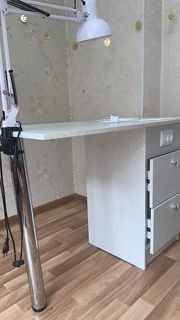 крпление для круглого неона: Стол для мастера маникюра ❗️БРАЛА ЗА 5500 пользовалась 2месяца ❗️ - — 2