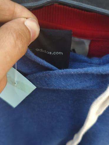 made: Продаю плотное худи Adidas с капюшоном. Цвет темно-синий меланж. Это — 4