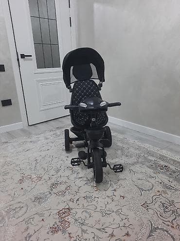 Детский трехколесный велосипед-трансформер с родительской ручкой и