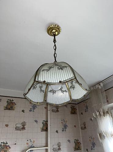 Люстры: Продам люстры.
Каждая по 1000 — 3